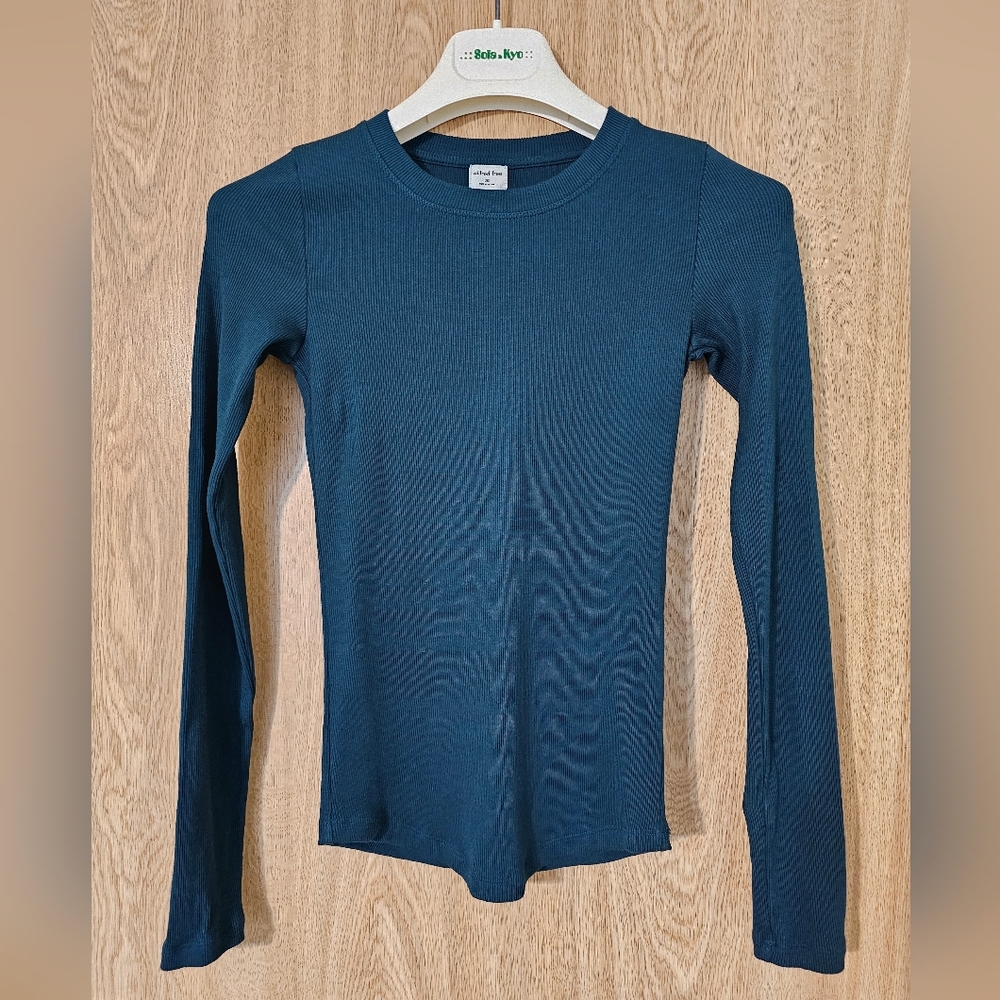 ❤️ 3/$25 Aritzia Wilfred Free Tencel Modal Emerald Green Go To Long Sleeve XS